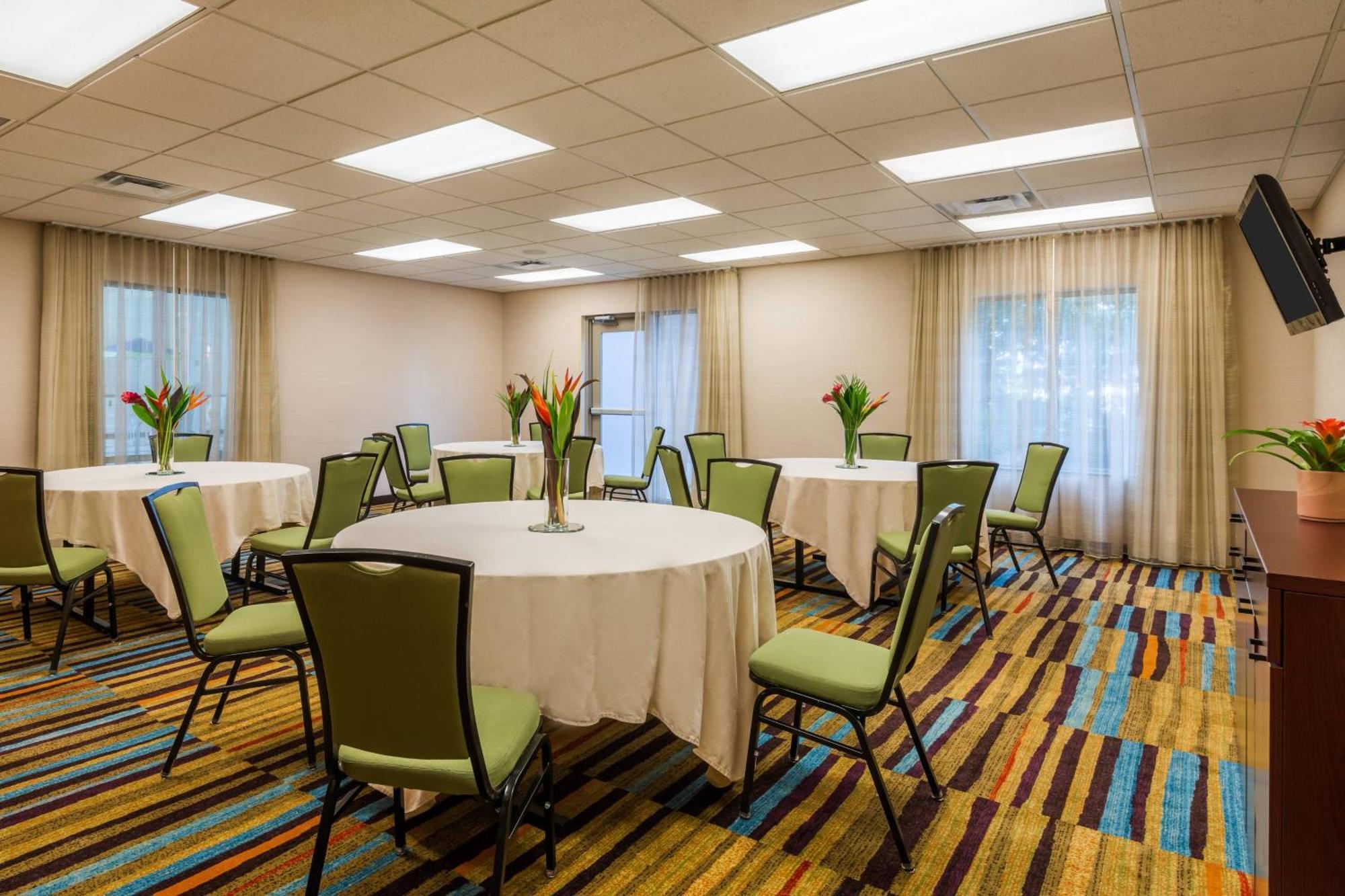 Fairfield Inn & Suites - Buffalo Airport Cheektowaga Ngoại thất bức ảnh